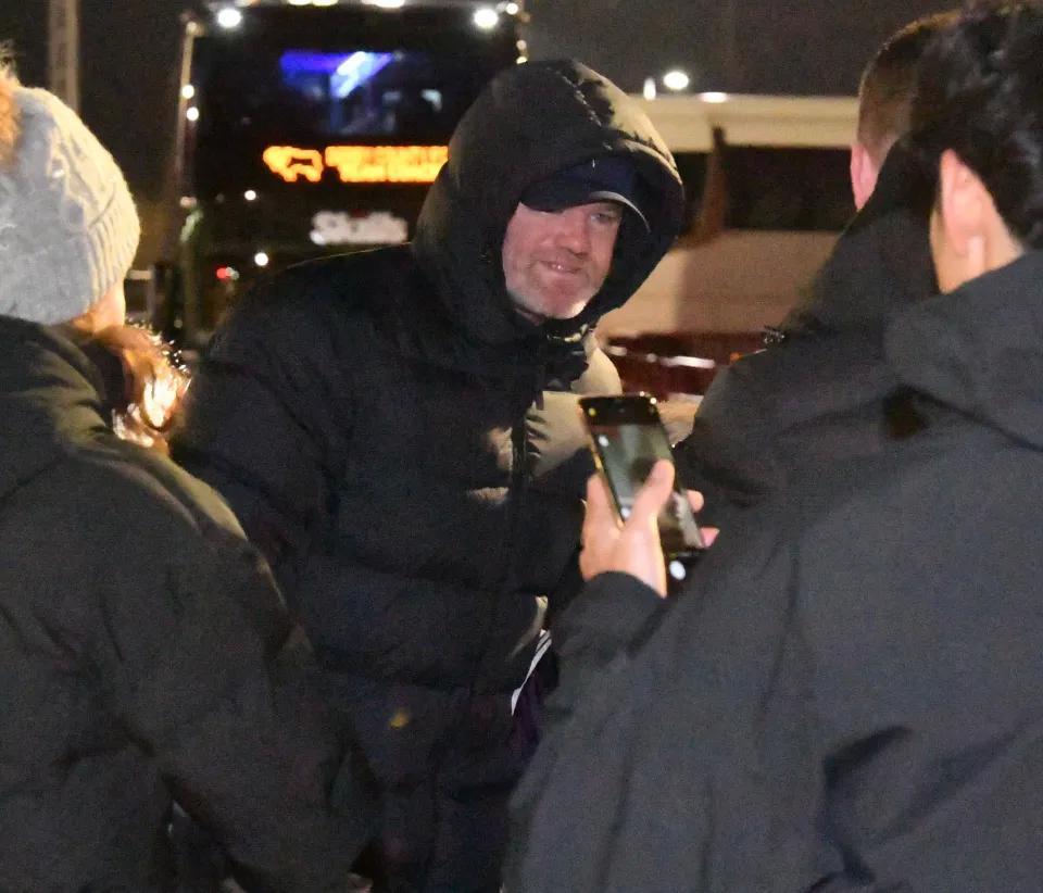 开云体育APP下载-鲁尼和妻子现身老特拉福德，观看凯完成英格兰青年足总杯首秀